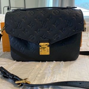 Louis Vuitton black empreinte leather pochette Métis